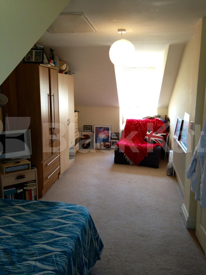 			LET, 3 Bedroom, 1 bath, 1 reception Mews House			 Harper Mews, Garratt Lane , Earlsfield